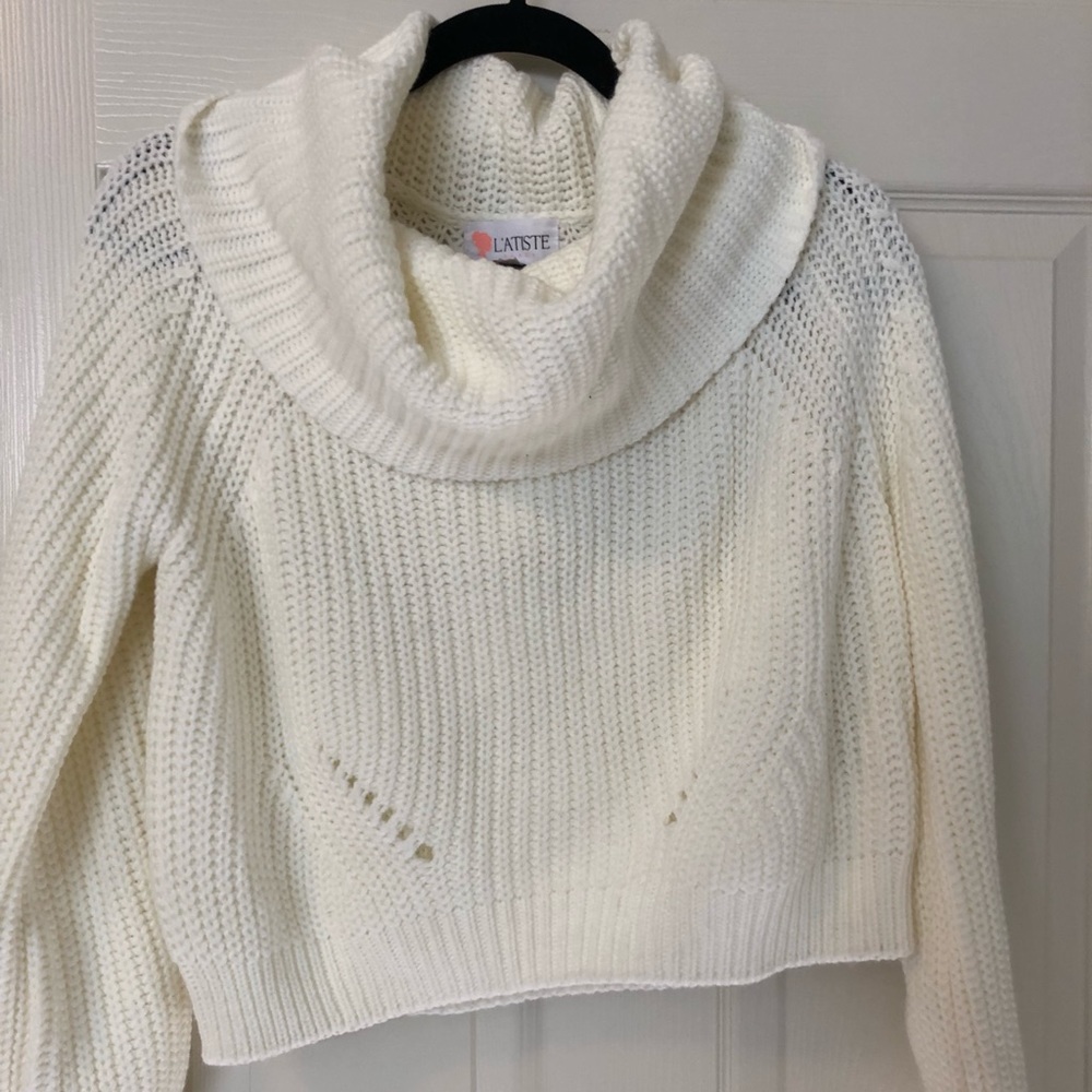 Latiste White Sweater